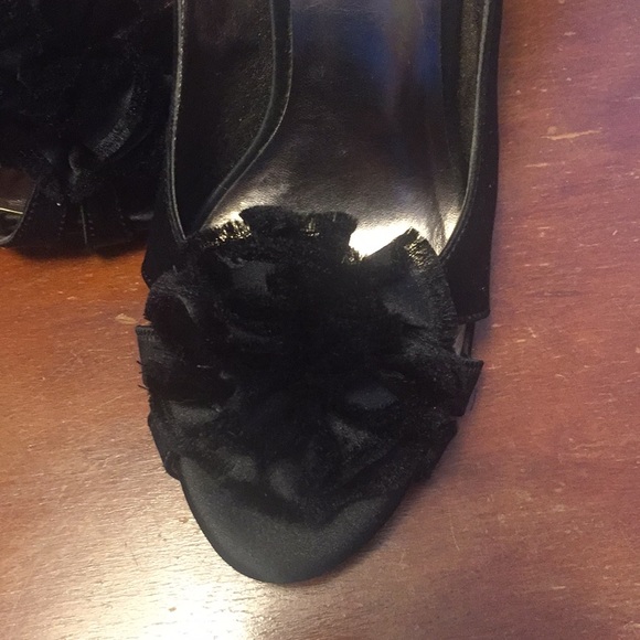 Lulu Townsend Black Heels - Picture 3 of 6